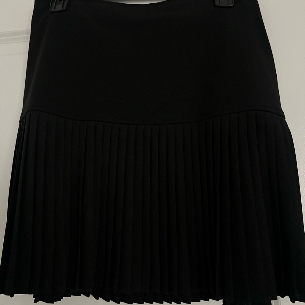 BAILEY 44
Elegant Black Pleated Skirt